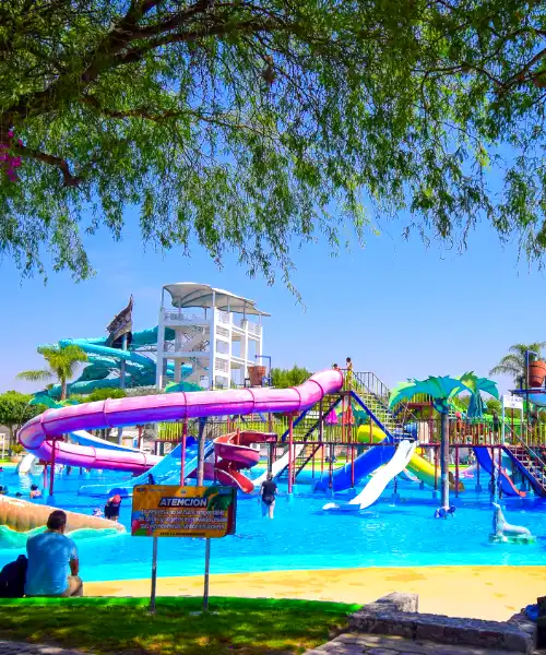 Acceso al parque acuático desde el Hotel Balneario Ixmiquilpan